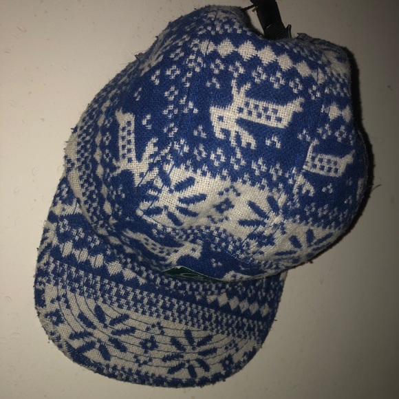 Chuck Originals ‘Holiday Sweater’ Hat 🔵🧢⚪️ - Picture 4 of 8